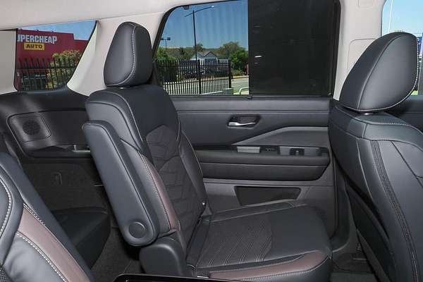 2023 Nissan Pathfinder Ti-L R53