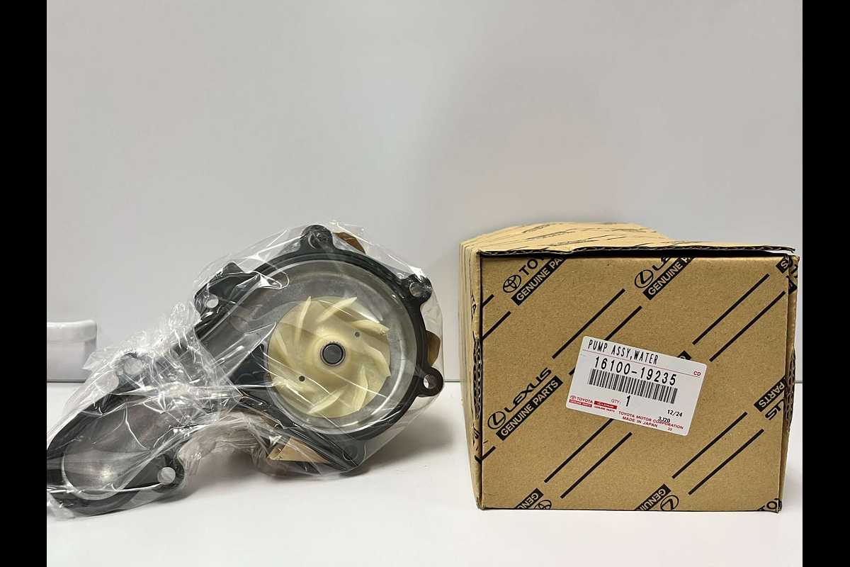 Genuine Toyota Water Pump - LandCruiser 70/79/80/100 - 1HD/1HZ - 1610019235