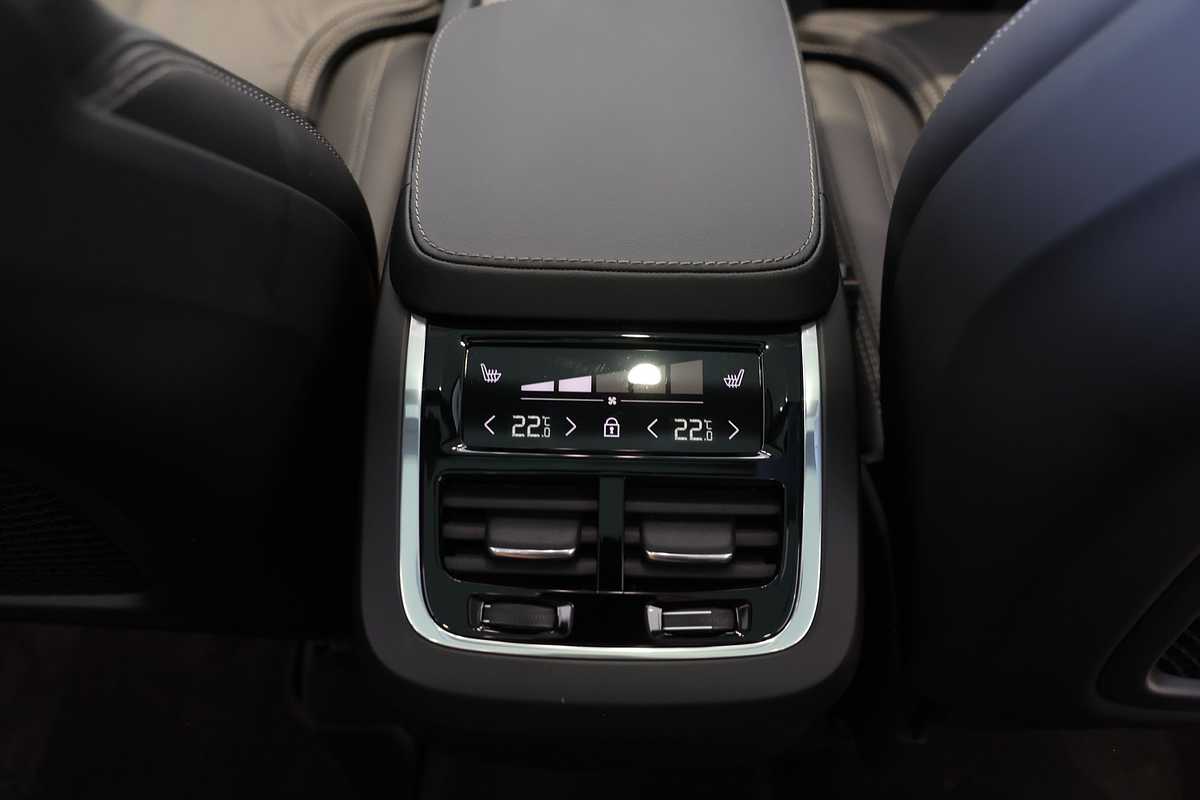 2023 Volvo XC90 Ultimate B6 Bright