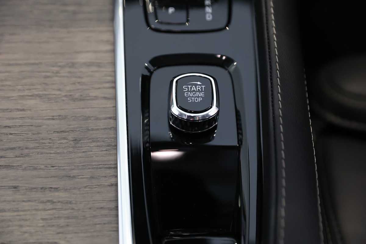 2023 Volvo XC90 Ultimate B6 Bright