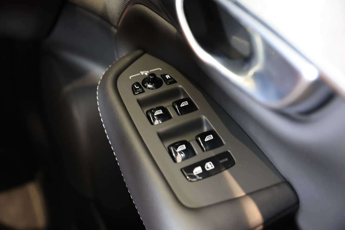 2023 Volvo XC90 Ultimate B6 Bright