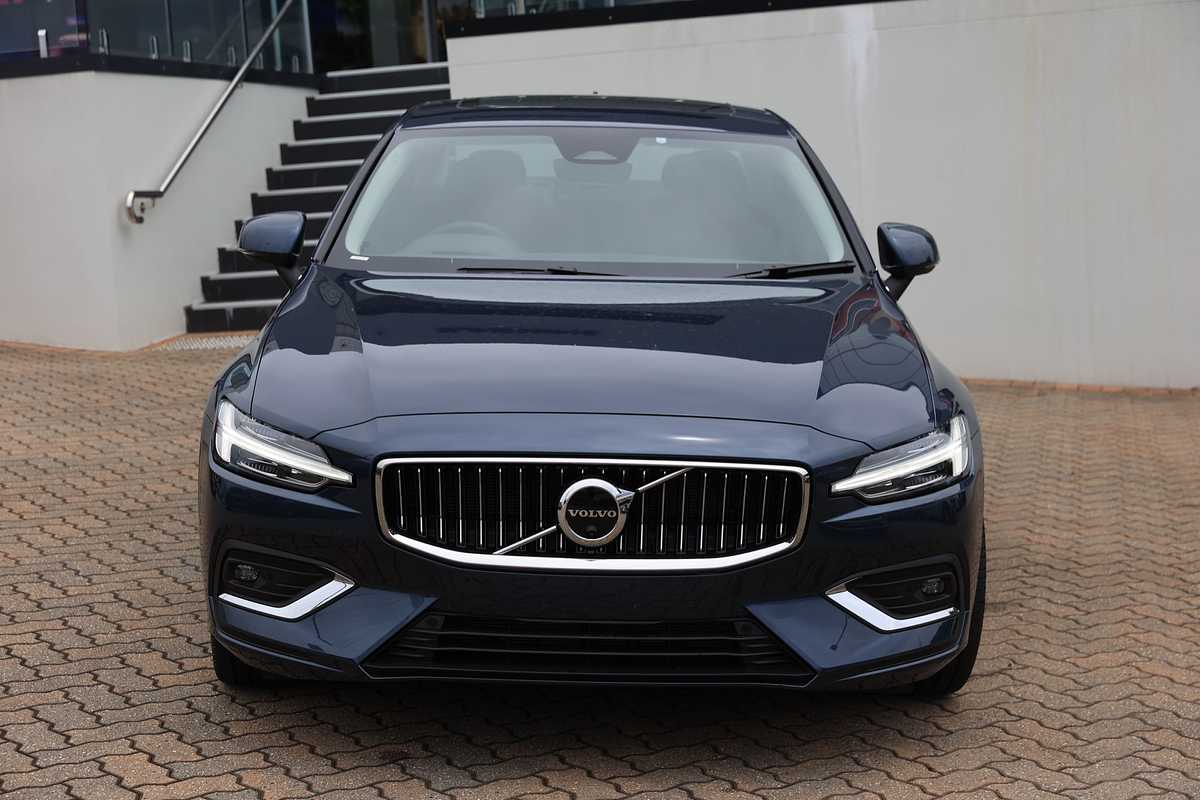 2022 Volvo S60 Ultimate B5 Bright