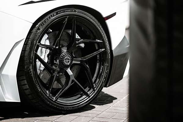 2012 Lamborghini Aventador LP700-4 834