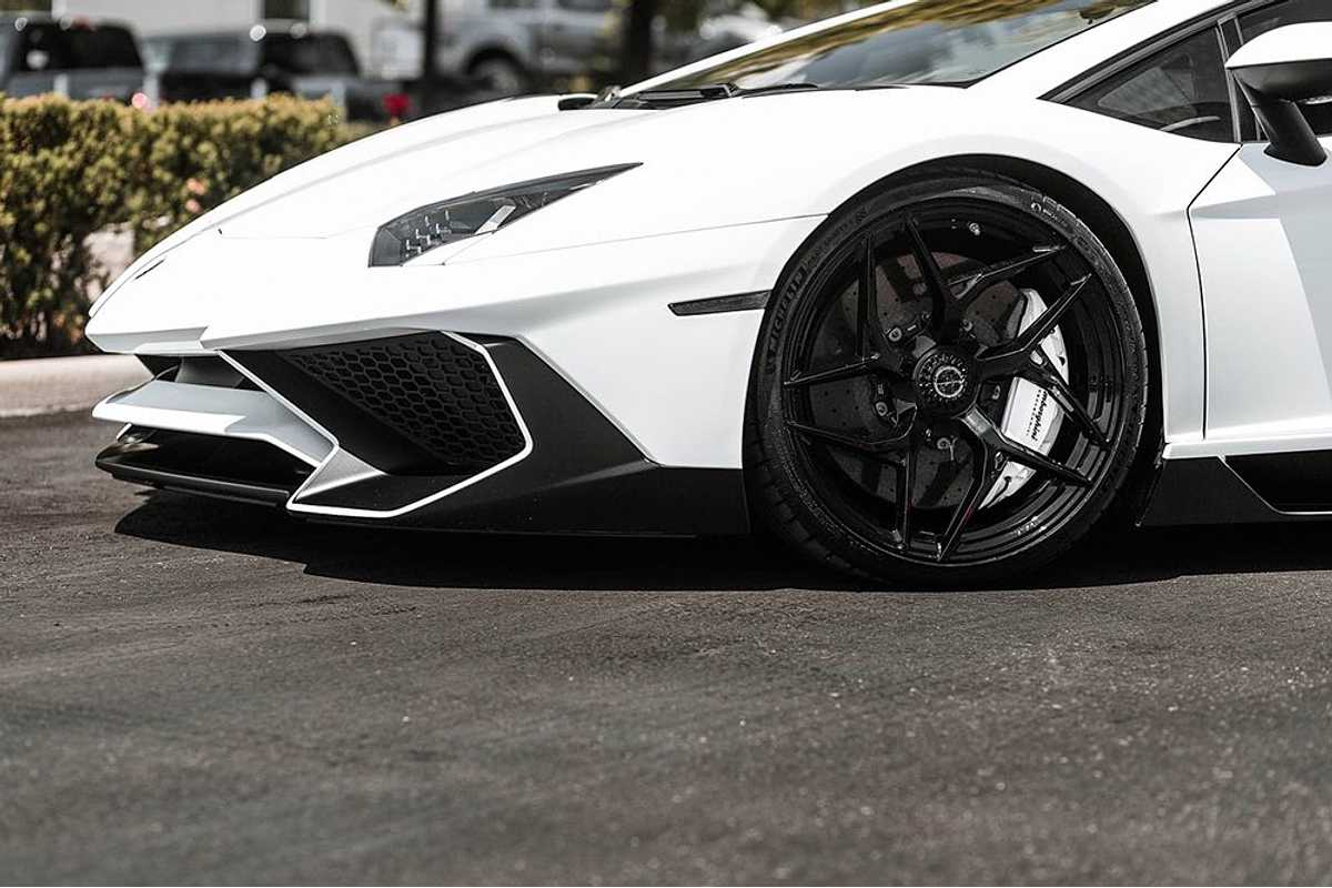 2012 Lamborghini Aventador LP700-4 834