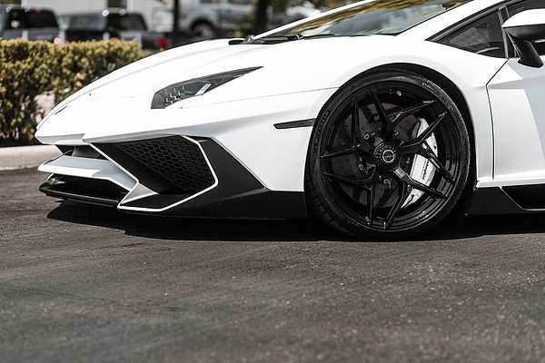 2012 Lamborghini Aventador LP700-4 834