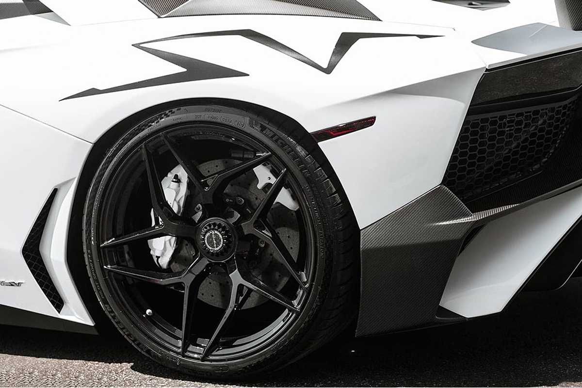 2012 Lamborghini Aventador LP700-4 834