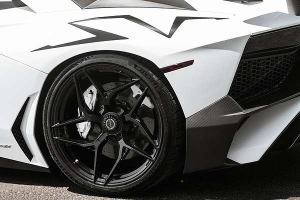 2012 Lamborghini Aventador LP700-4 834
