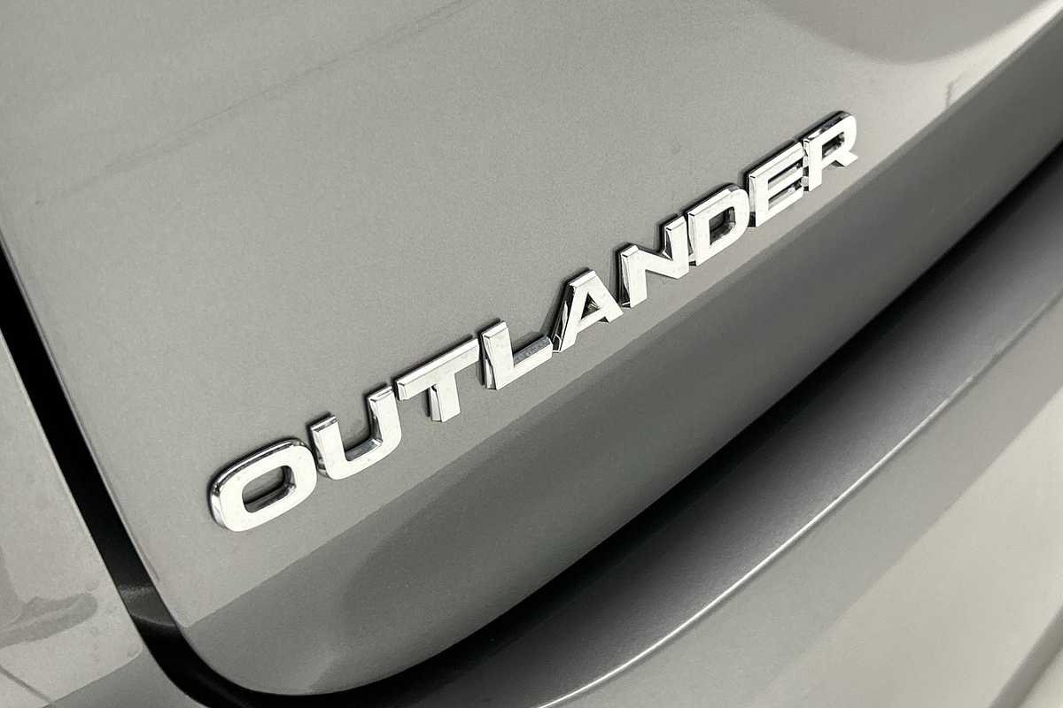 2022 Mitsubishi Outlander LS ZM