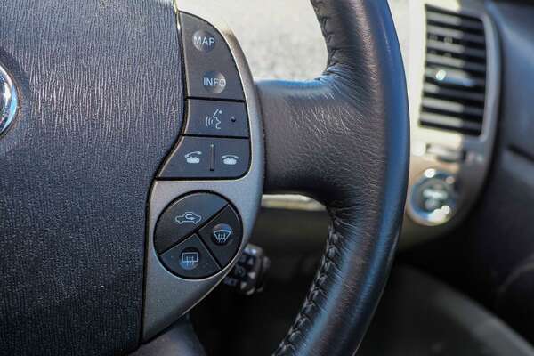 2006 prius steering hot sale wheel size
