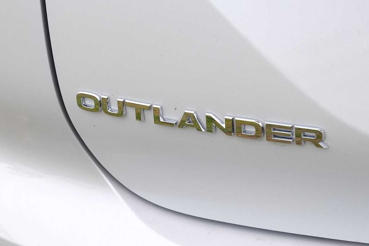 2022 Mitsubishi Outlander Exceed Tourer ZM