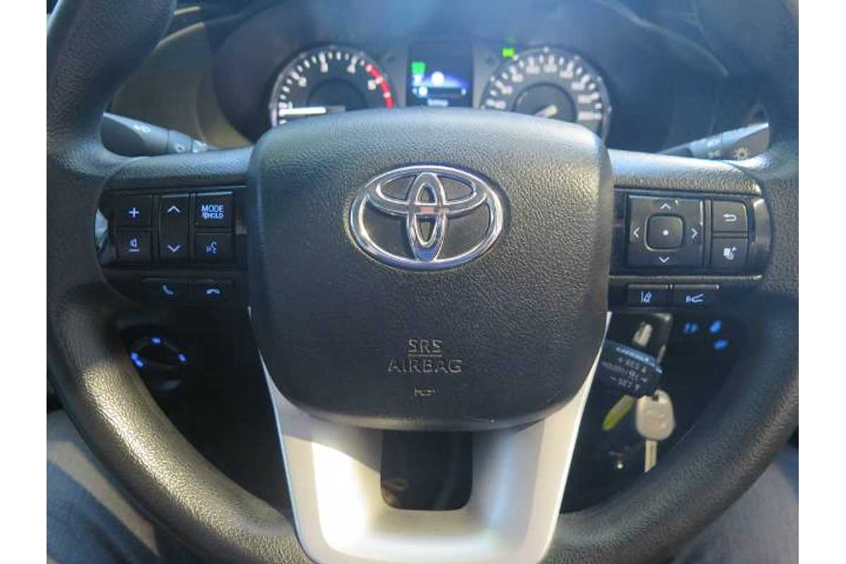 2020 Toyota HILUX SR DUAL CAB