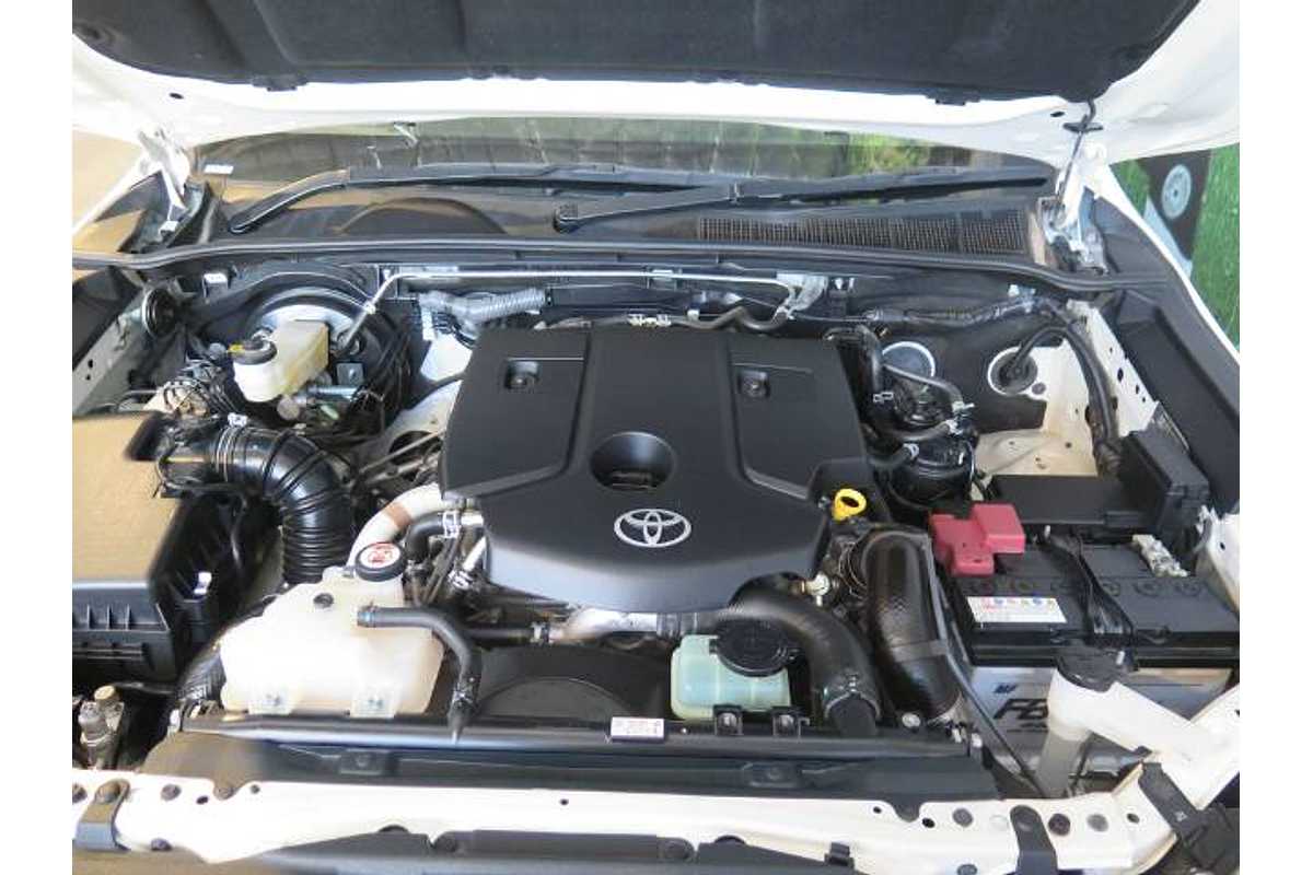 2020 Toyota HILUX SR DUAL CAB