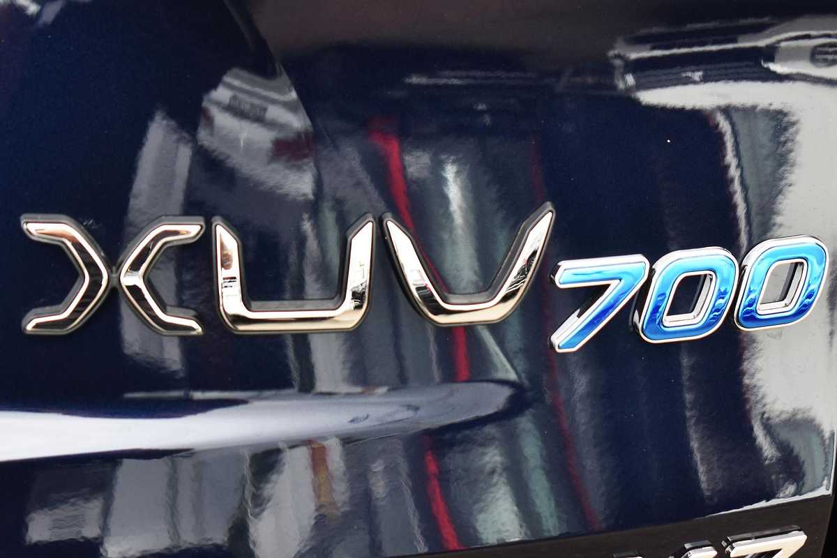 2023 Mahindra XUV700 AX7