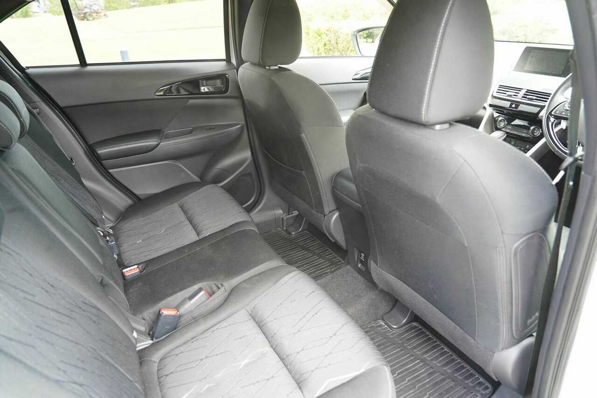 2017 Mitsubishi Eclipse Cross LS (2WD) YA