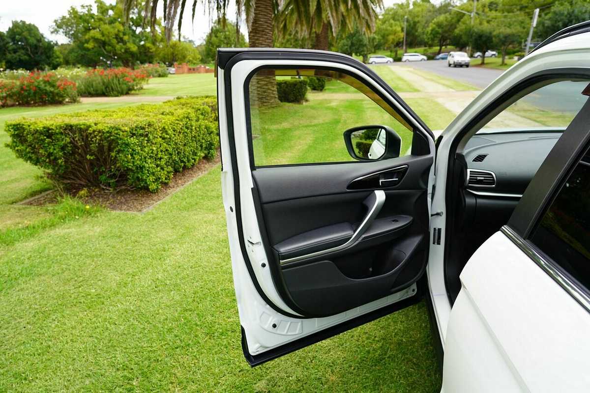 2017 Mitsubishi Eclipse Cross LS (2WD) YA