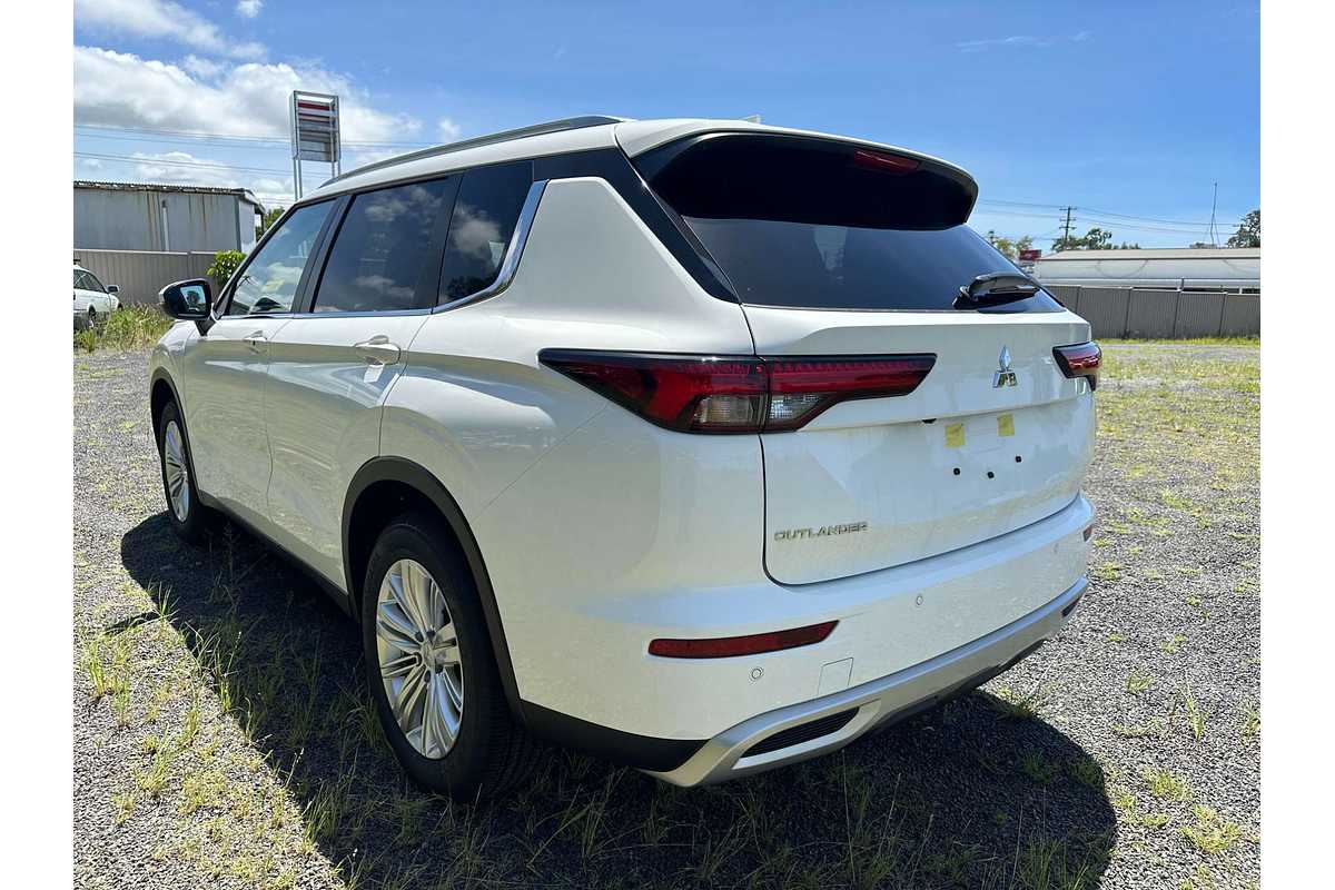 2022 Mitsubishi Outlander LS ZM