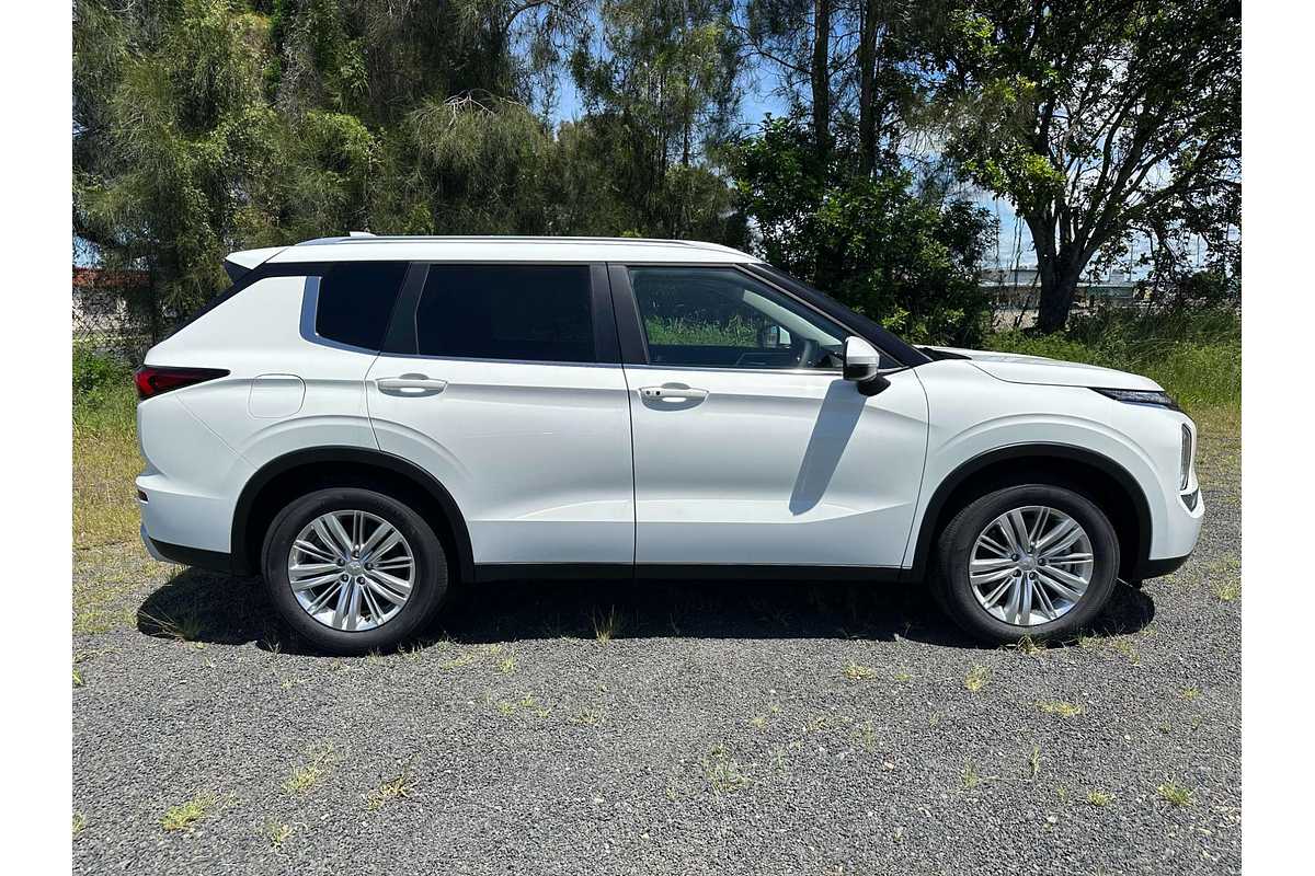2022 Mitsubishi Outlander LS ZM