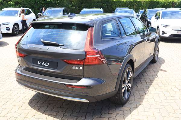 2023 Volvo V60 Ultimate B5 Bright