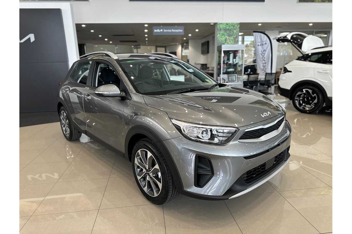 Überraschender Suv: Kia Stonic Sport 2024 (Blau) Testfahrt - oeouiul