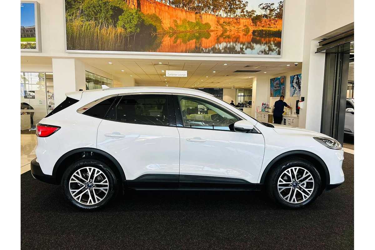 2022 Ford Escape ZH