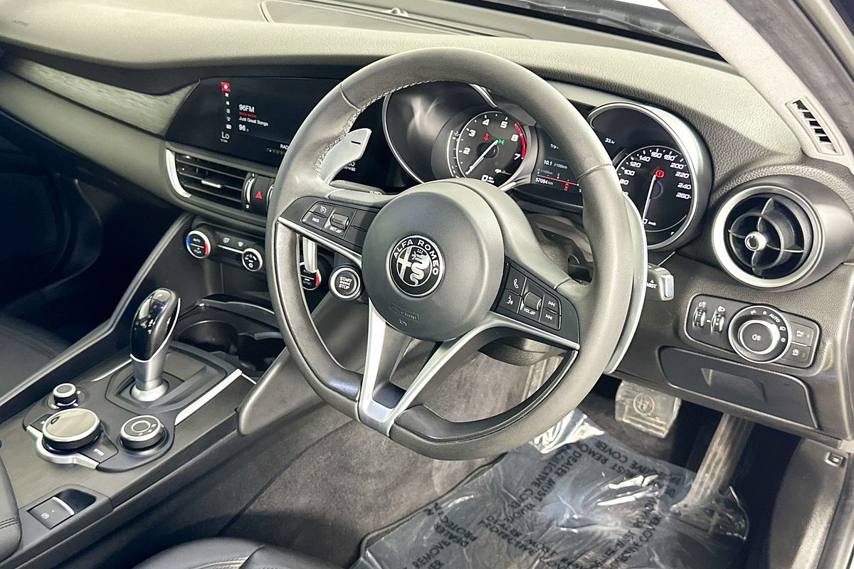 2018 Alfa Romeo GIULIA  952