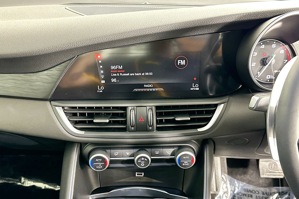 2018 Alfa Romeo GIULIA  952