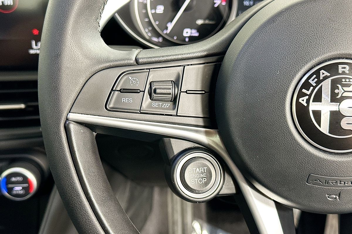 2018 Alfa Romeo GIULIA  952