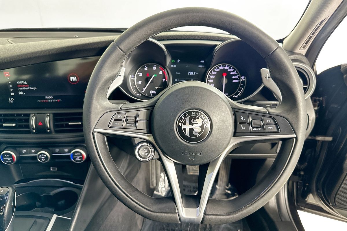 2018 Alfa Romeo GIULIA  952