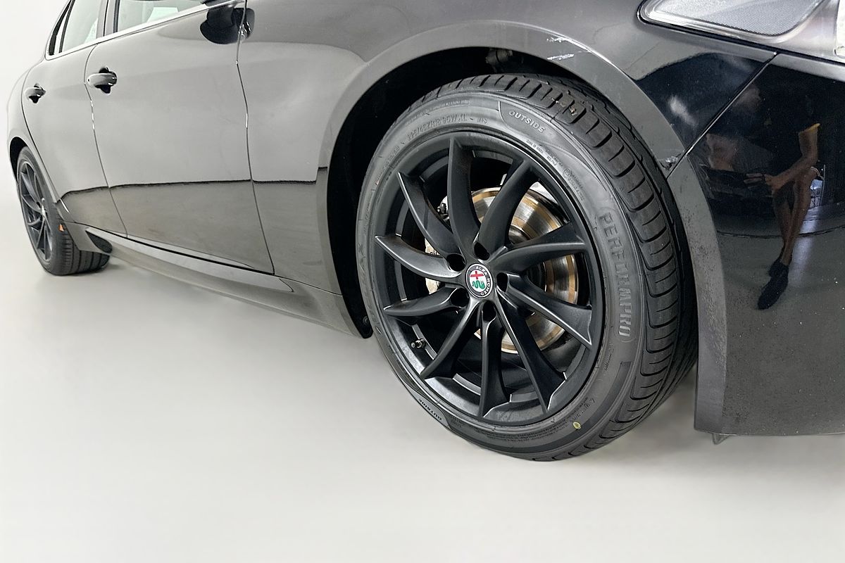 2018 Alfa Romeo GIULIA  952