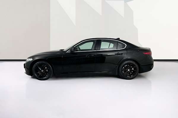 2018 Alfa Romeo GIULIA  952