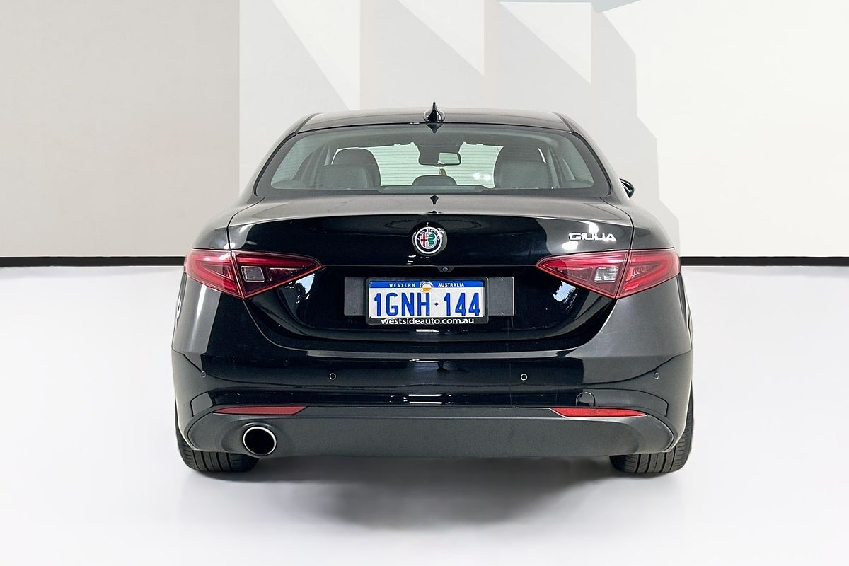 2018 Alfa Romeo GIULIA  952