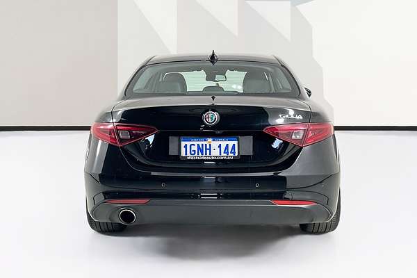 2018 Alfa Romeo GIULIA  952