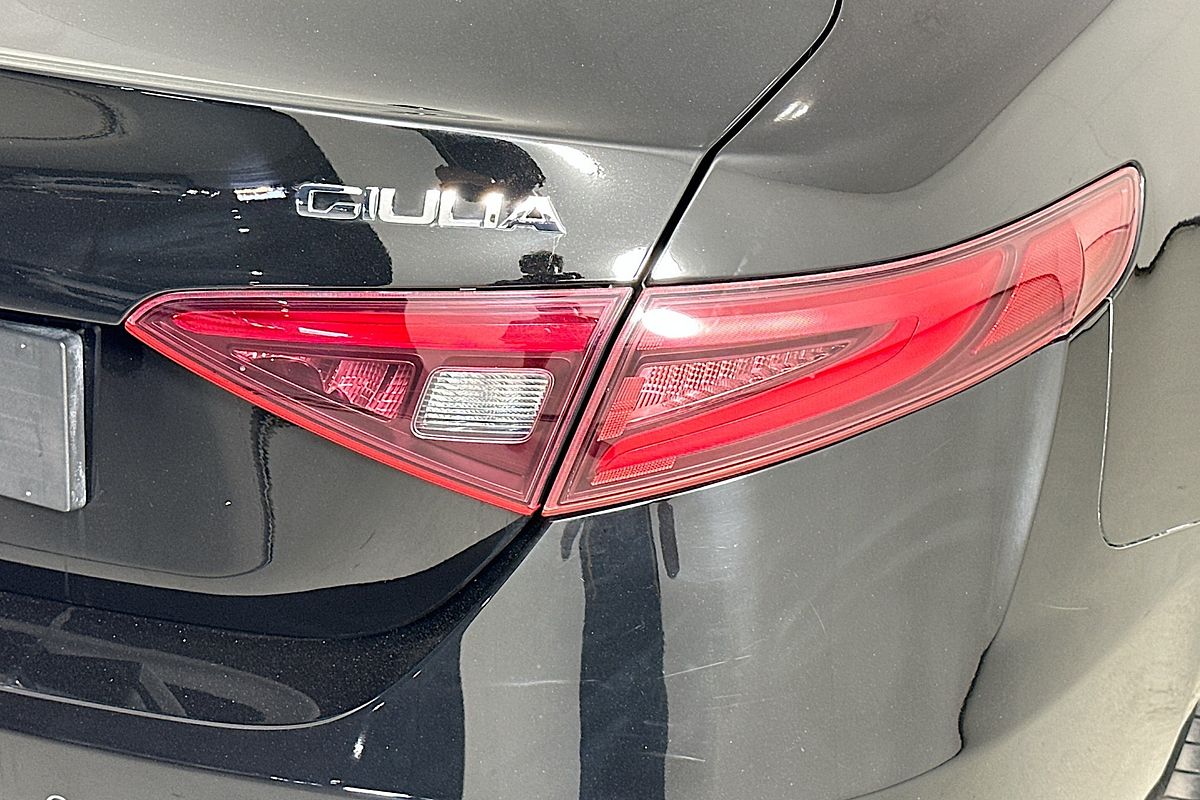 2018 Alfa Romeo GIULIA  952