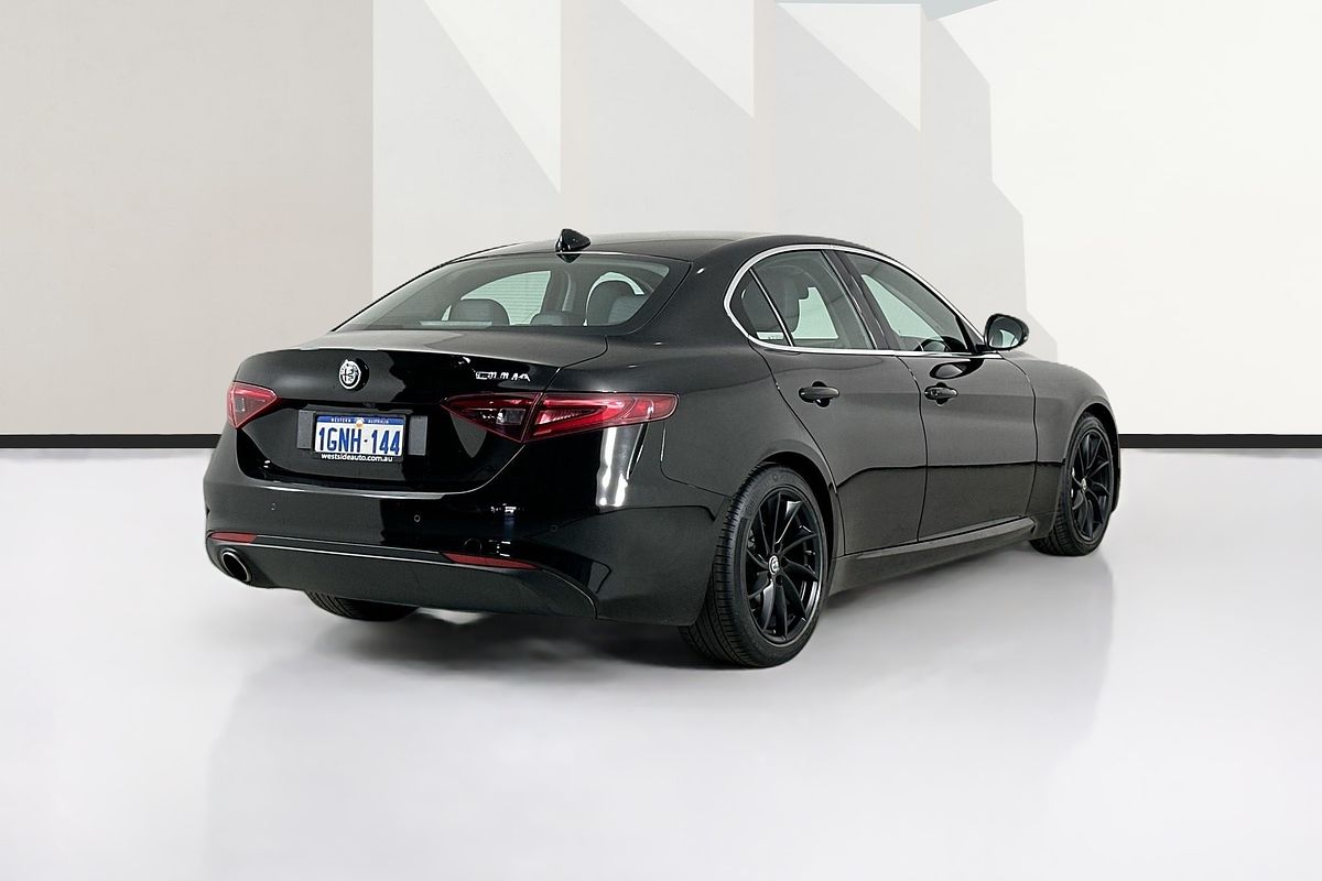 2018 Alfa Romeo GIULIA  952