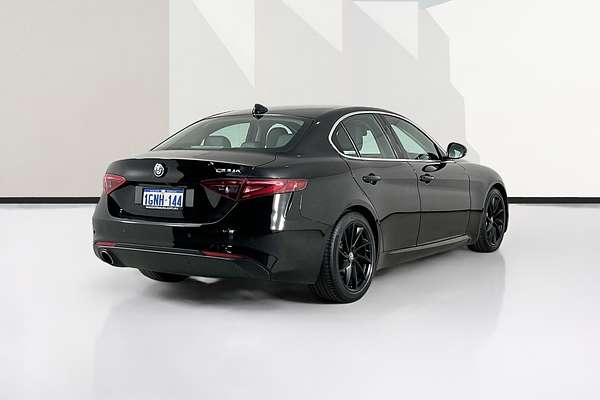 2018 Alfa Romeo GIULIA  952