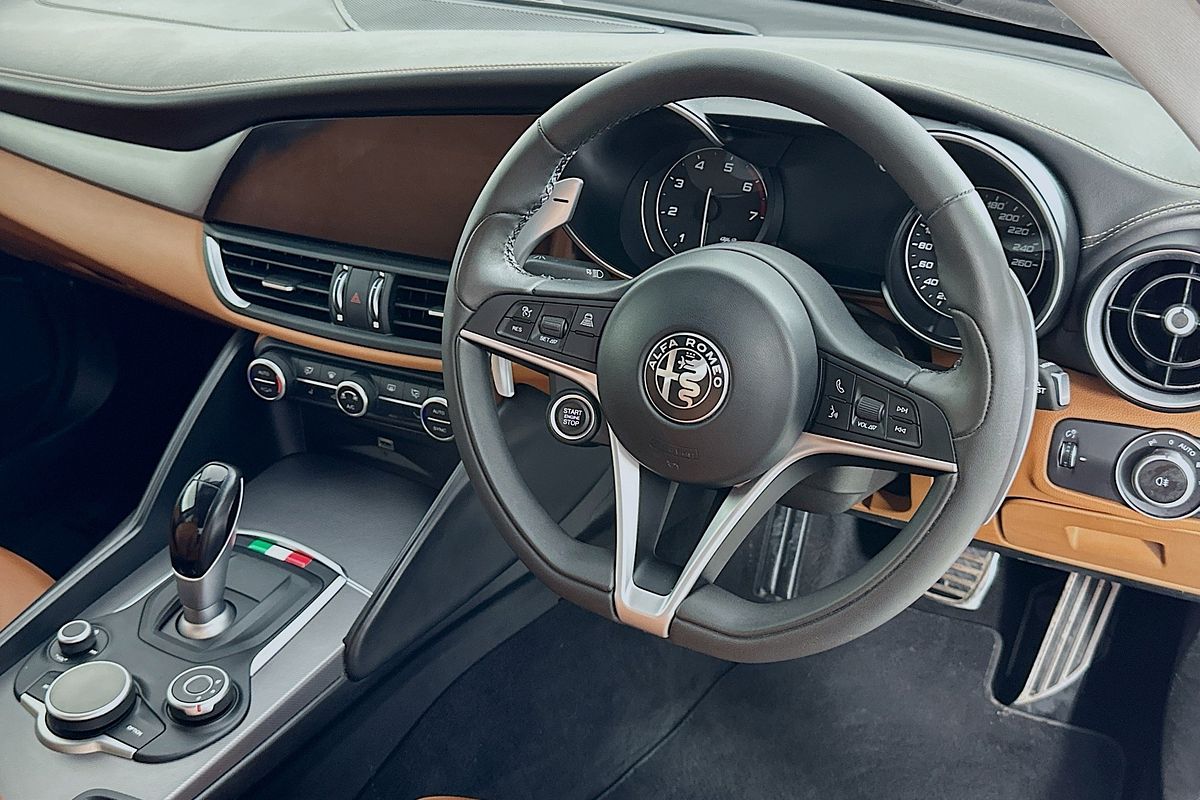 2017 Alfa Romeo Giulia VELOCE 952