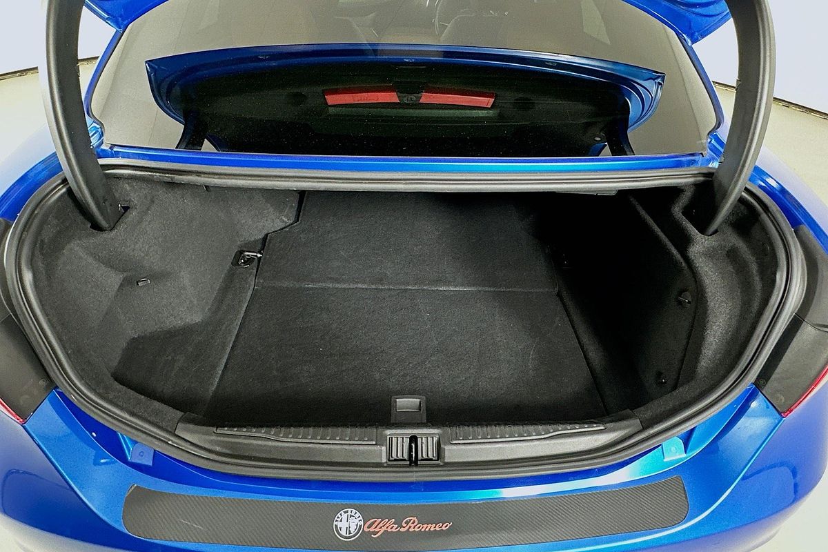 2017 Alfa Romeo Giulia VELOCE 952