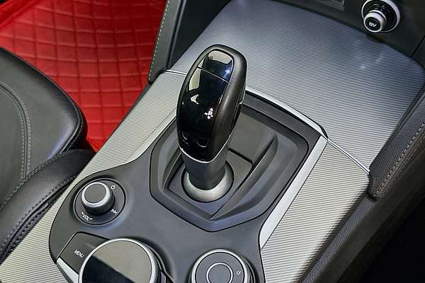 2019 Alfa Romeo STELVIO  949