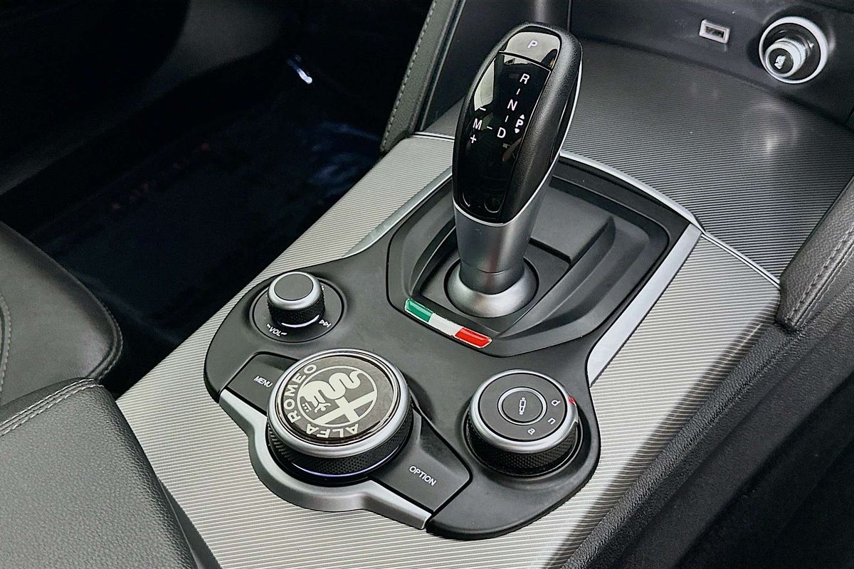 2020 Alfa Romeo STELVIO Ti 949