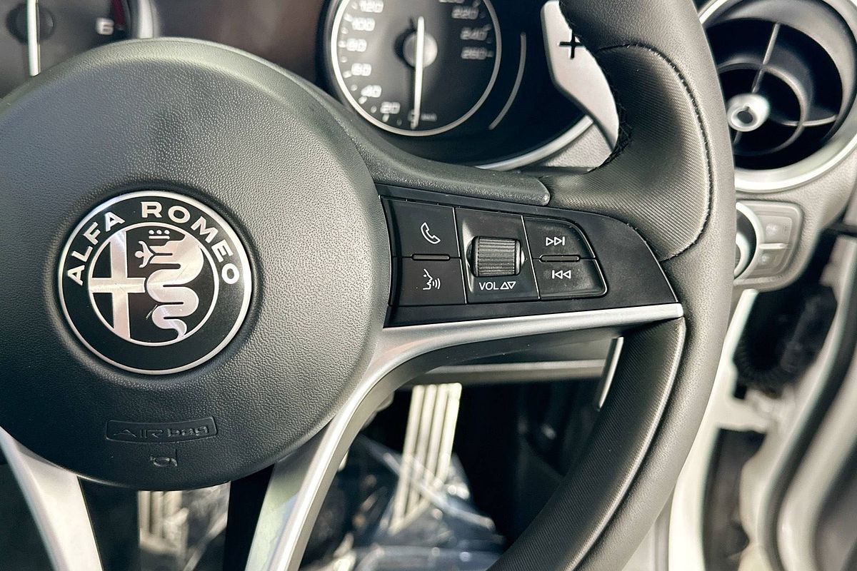 2019 Alfa Romeo STELVIO  949