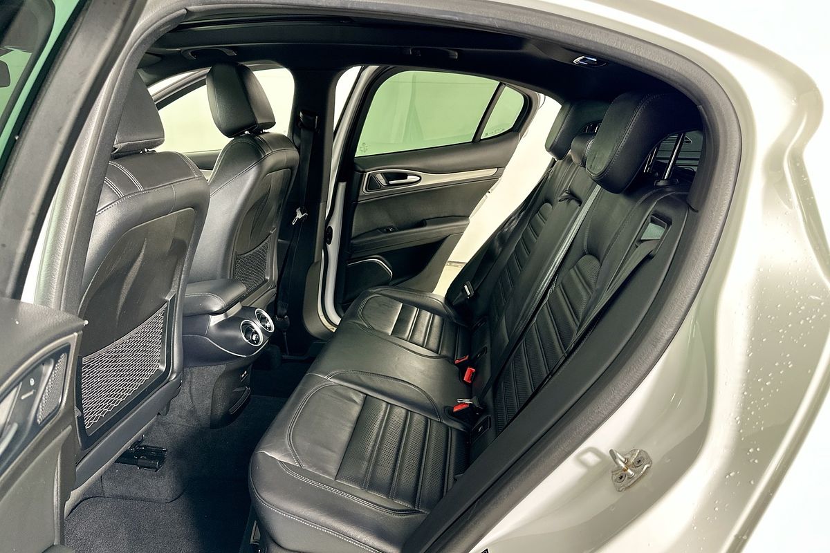 2019 Alfa Romeo STELVIO  949