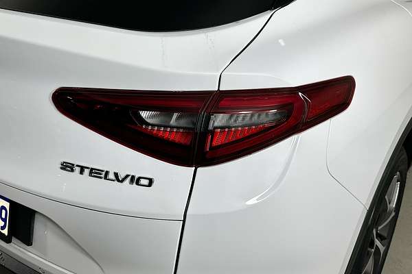 2019 Alfa Romeo STELVIO  949