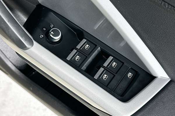 2023 Audi Q3 35 TFSI S LINE F3 MY23