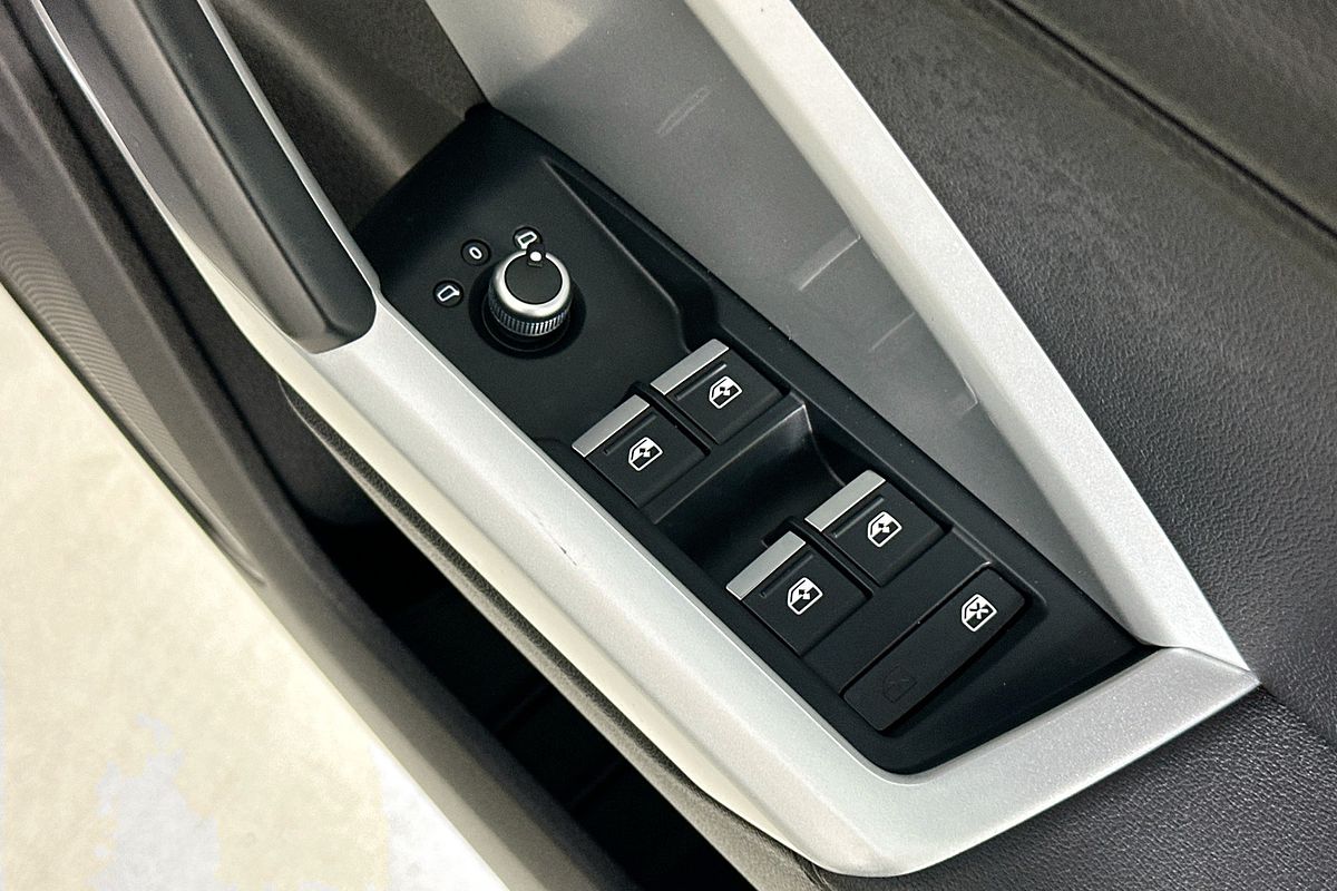 2023 Audi Q3 35 TFSI S LINE F3 MY23