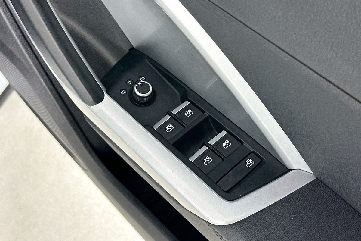 2023 Audi Q3 35 TFSI S LINE F3 MY24