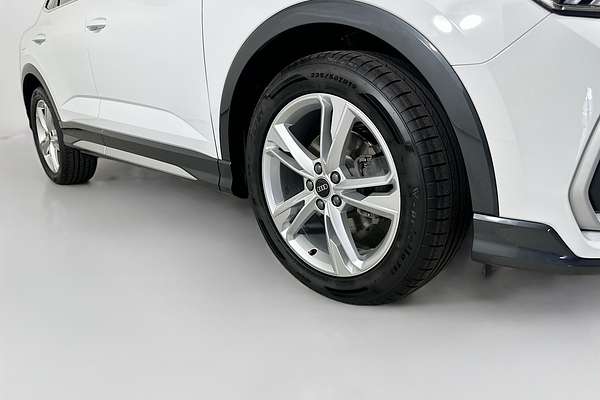 2023 Audi Q3 35 TFSI S LINE F3 MY24
