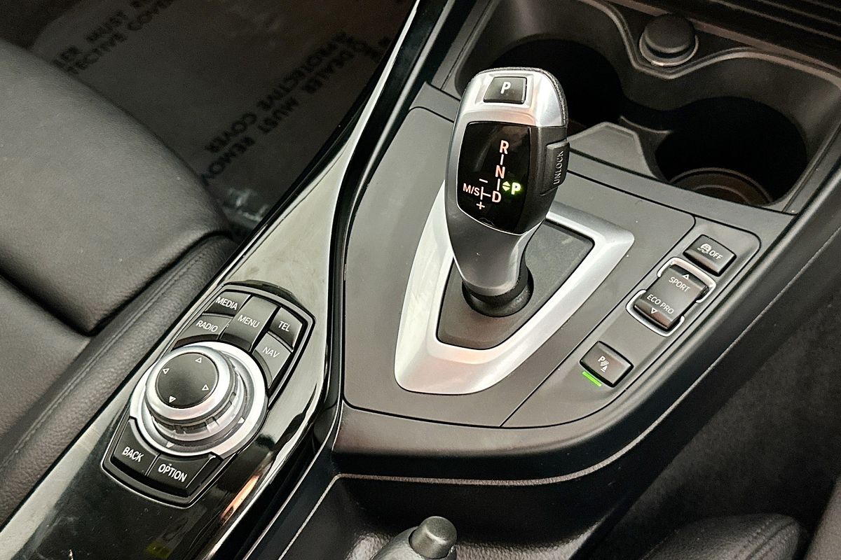 2016 BMW 1 18i SPORT LINE F20 LCI