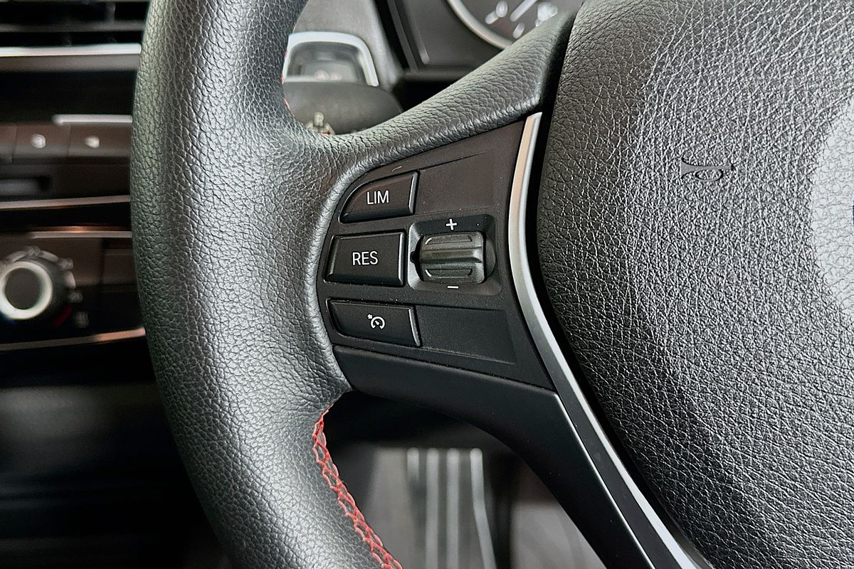 2015 BMW 1 18i SPORT LINE F20 MY15