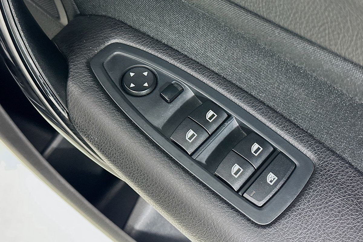 2015 BMW 1 18i SPORT LINE F20 MY15