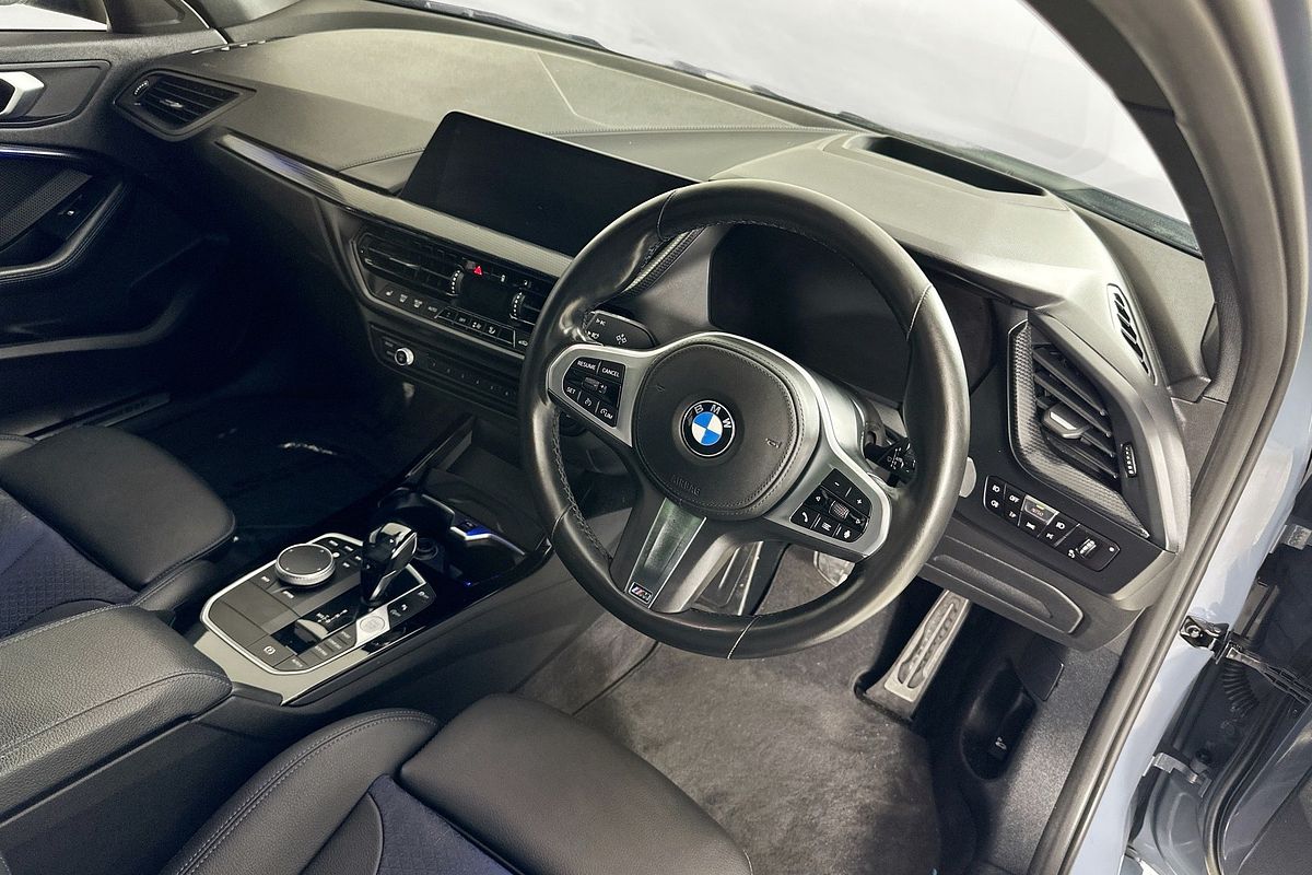 2021 BMW 1 18i M SPORT F40